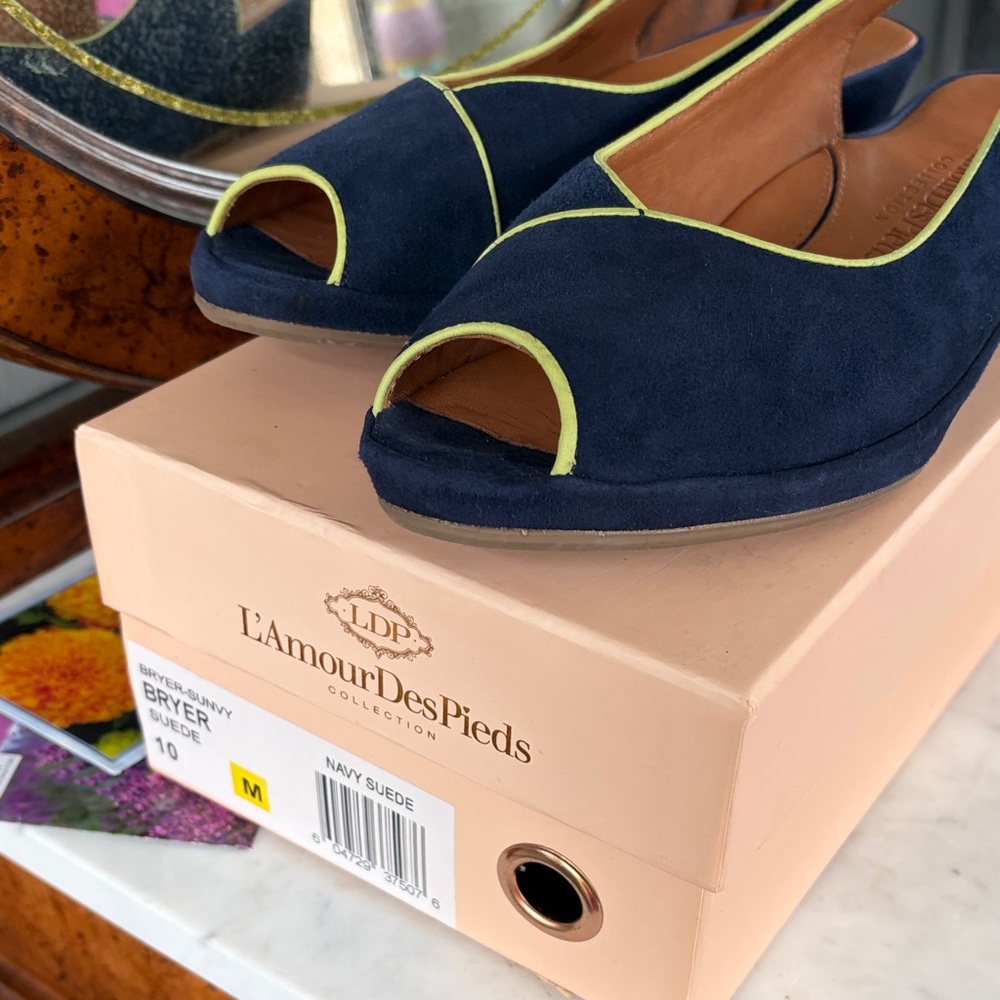L’Amour Des Pineda Elegant Navy Suede Slingback Wedge Sandals - Picture 10 of 12